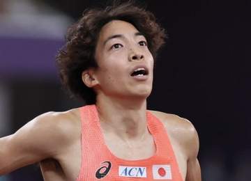 三浦龍司が28年ぶり金メダル！「攻めの走りができた」会場騒然の独走大逃げ、きっちり粘り切り大会新記録 青木涼真が銀で日本勢56年ぶりワンツーフィニッシュ