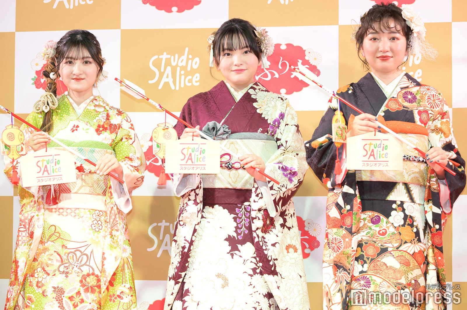 小林星蘭、鈴木梨央、谷花音（C）モデルプレス