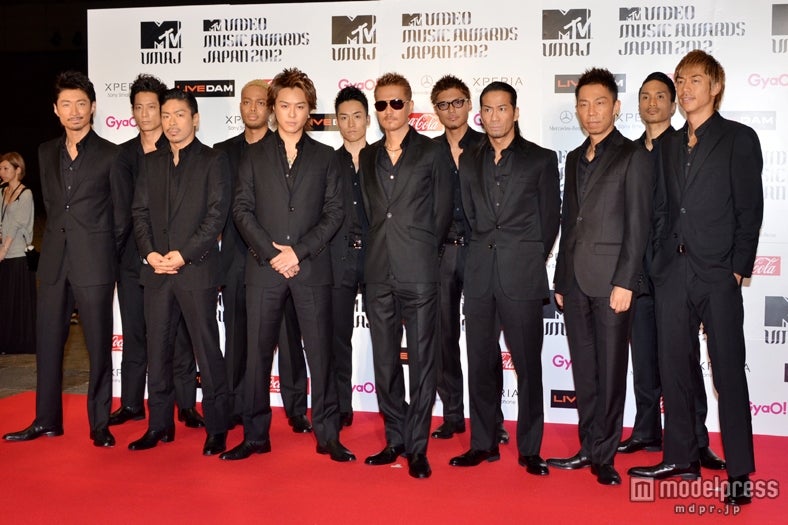 ＜速報＞EXILE、ブラックスーツ統一で圧倒的存在感　「MTV VMAJ」レッドカーペットに登場
