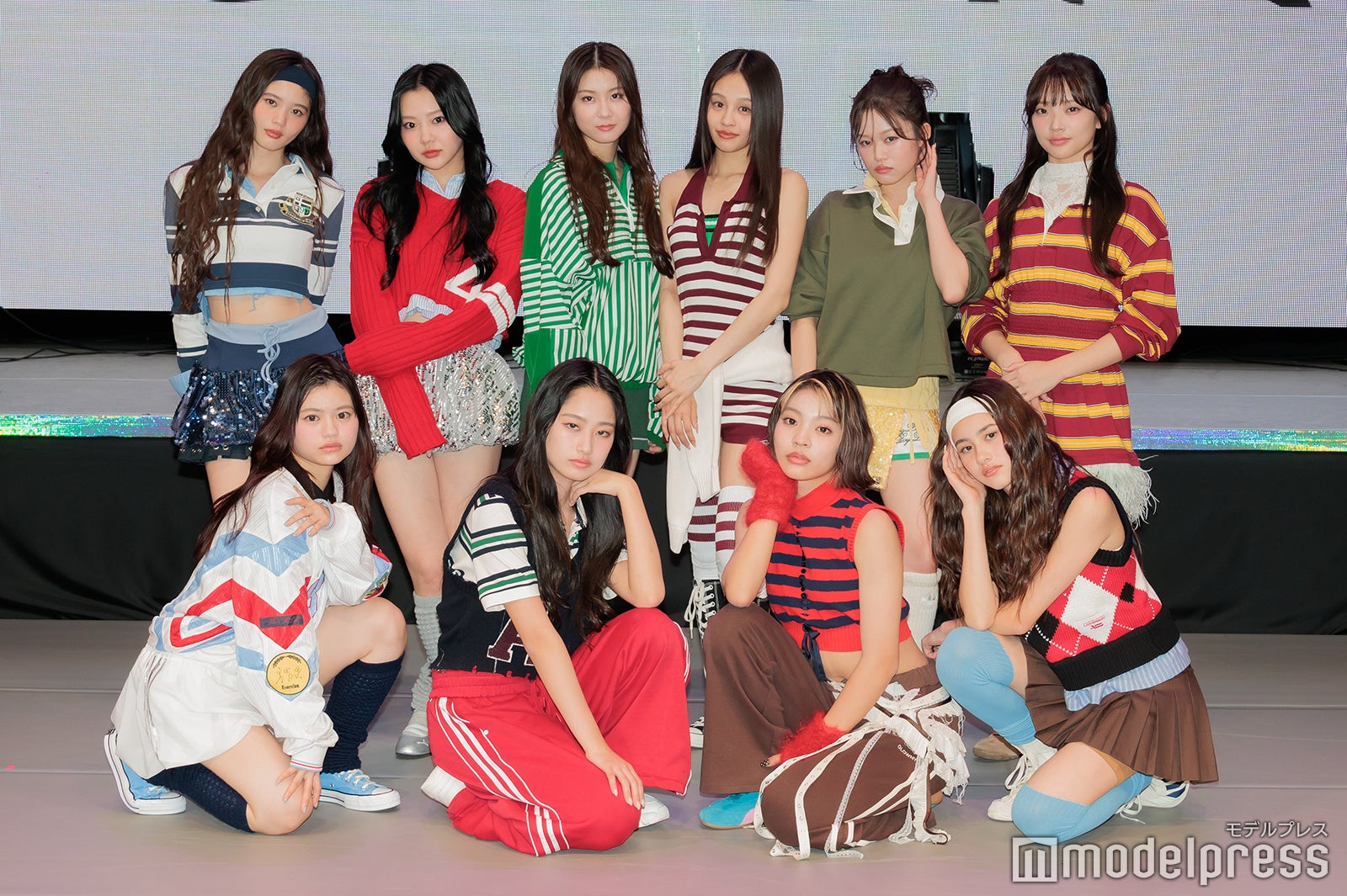 CIRRA／（後列左から）TOA、HINATA、MYU.Y、YURARA、YUNA、MYU.S（前列左から）NIKORI、KOHARU、MOMO、MANON（C）モデルプレス