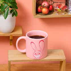 ホットコーヒー税込690円(C)Disney