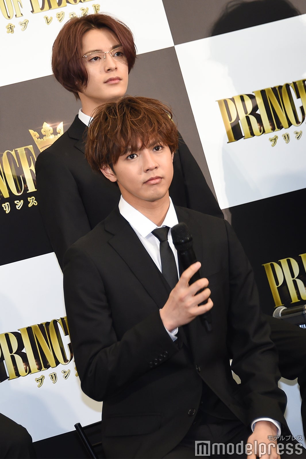 片寄涼太（手前）＆塩野瑛久（奥） （C）モデルプレス