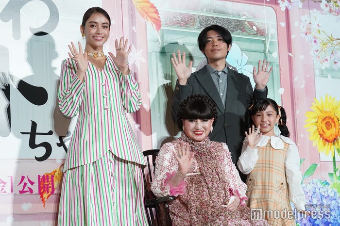 (左上から時計回りに)滝沢カレン、八鍬新之介監督、大野りりあな、黒柳徹子(C)モデルプレス