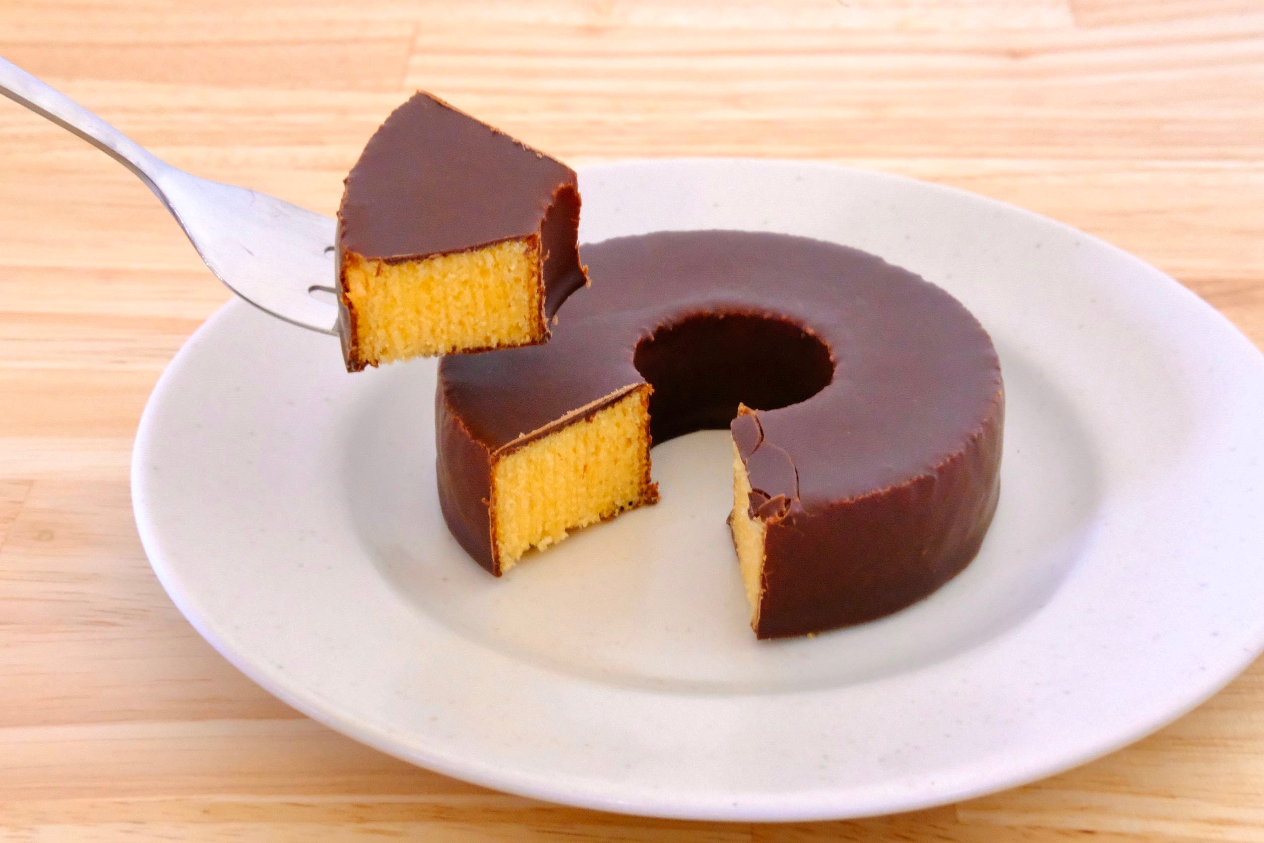 ファミリーマート　チョコがけバウムクーヘン