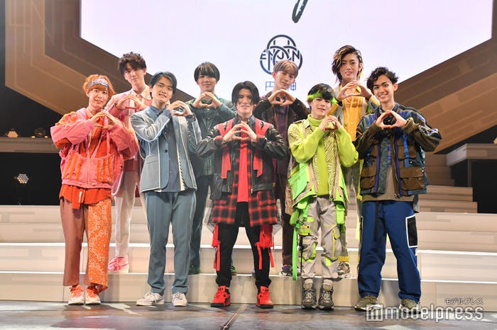 (前列左から)熊澤歩哉、瀧澤翼、宮里ソル、A.rik、山田恭(後列左から)草地稜之、中林登生、中谷日向、中本大賀(C)モデルプレス