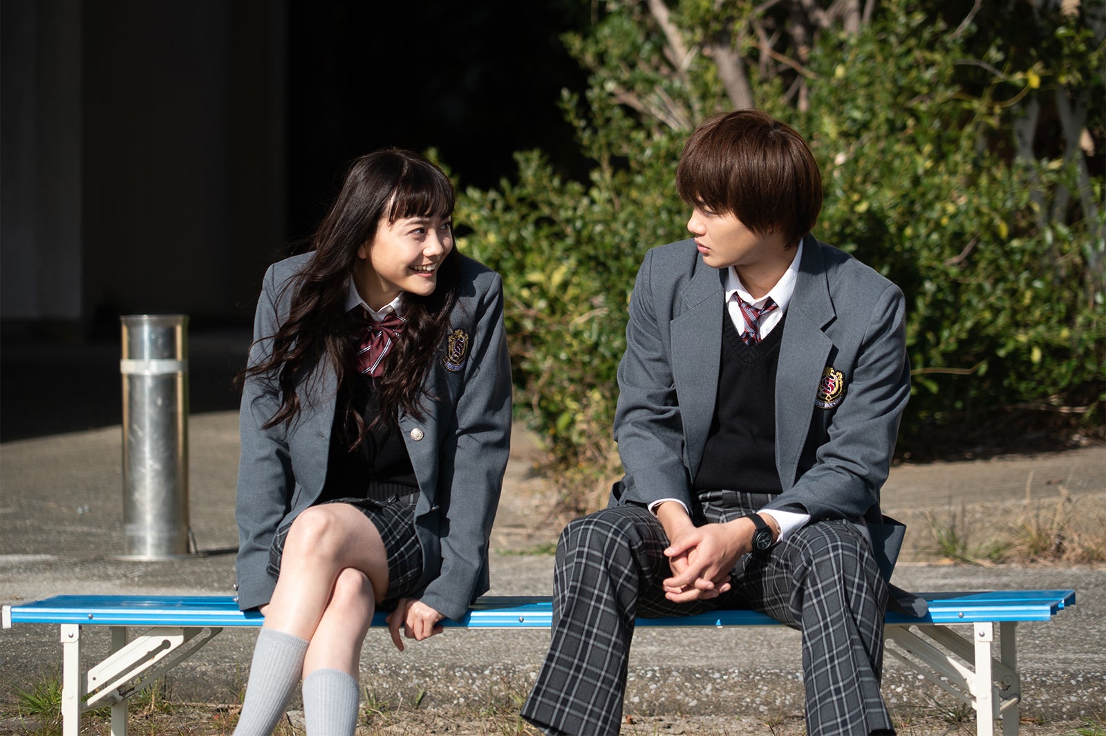 松井愛莉、野村周平／「僕の初恋をキミに捧ぐ」第1話より（C）テレビ朝日