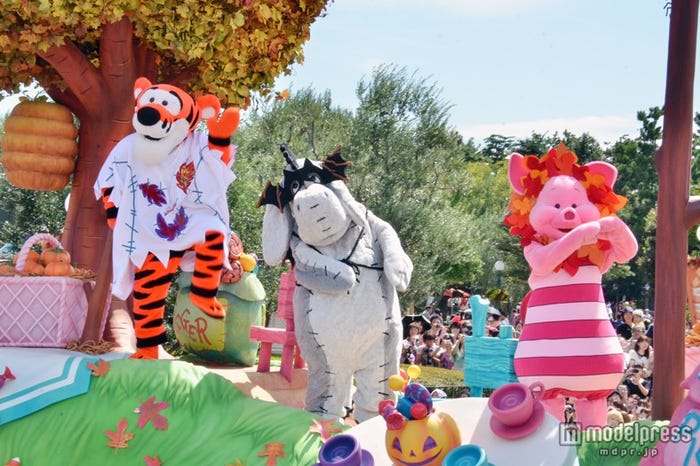 東京ディズニーランド新パレード「ハッピーハロウィーンハーべスト」/「くまのプーさんと仲間たちのピクニック広場」