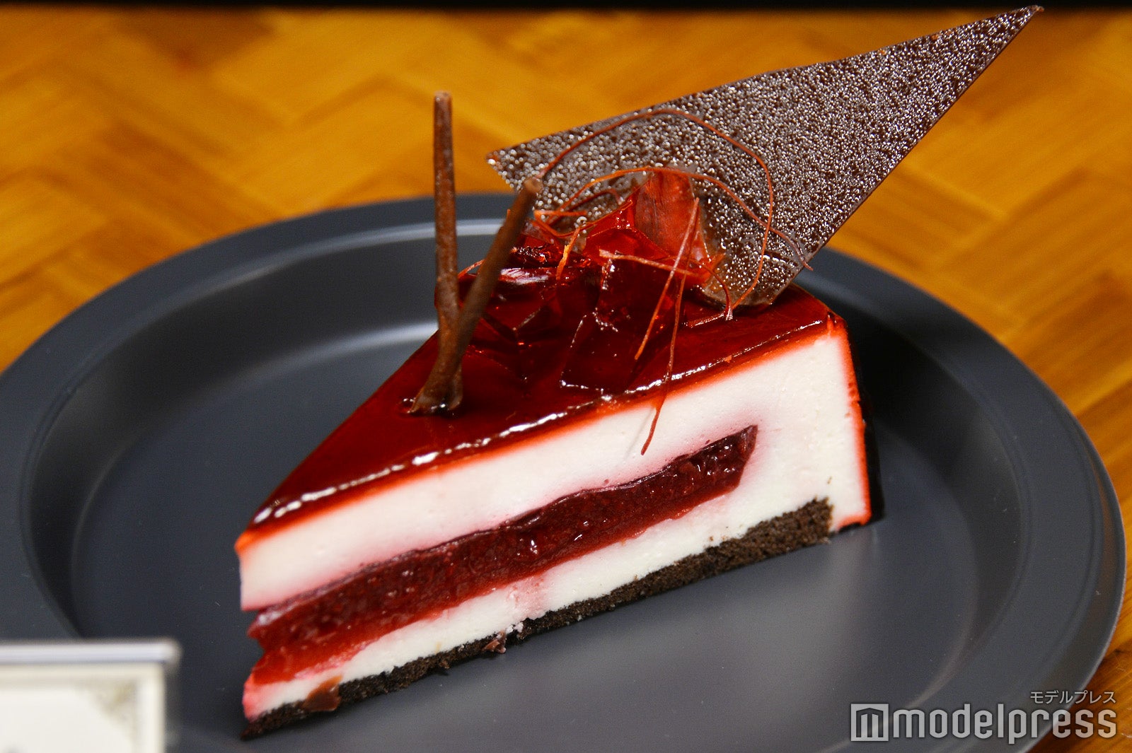 ラバラ・バリナ サワーチェリー＆ホワイトムース（C）モデルプレス