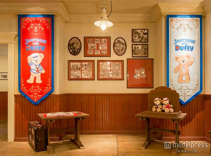 「ジャーニー・ウィズ・ダッフィー　Your Friend Forever」のデコレーション（C）Disney