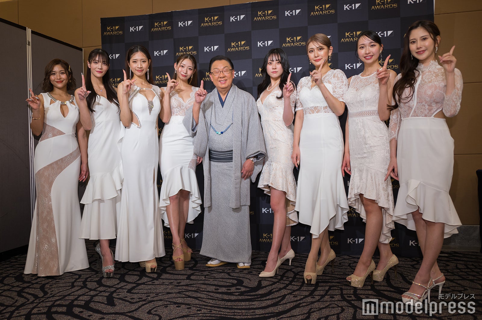 （左から）安藤京香、水神きき、宮野真菜、うらら、梅沢富美男、前田まはる、波北果穂、一ノ瀬のこ、名取くるみ（C）モデルプレス