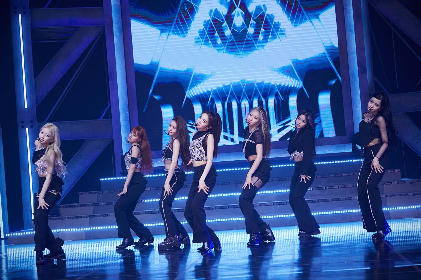 「XG MASCARA LIVE STAGE」（提供写真）