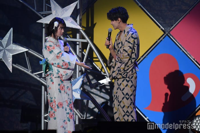 星乃夢奈、松本怜生(C)モデルプレス