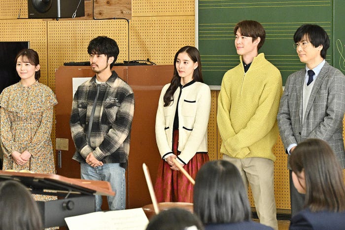 久間田琳加、佐藤緋美、新木優子、宮沢氷魚、玉山鉄二「さよならマエストロ~父と私のアパッシオナート~」第8話より(C)TBS