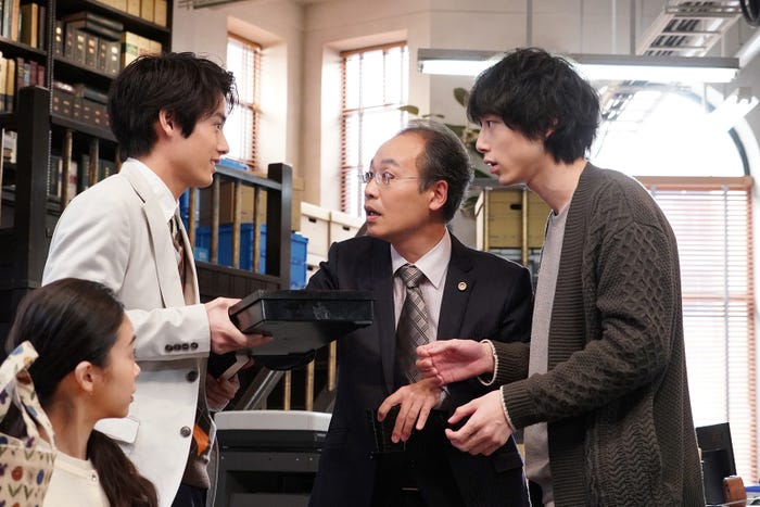 赤楚衛二、正名僕蔵、坂口健太郎/「イノセンス~冤罪弁護士~」第2話より(C)日本テレビ