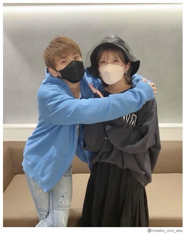 AAA與真司郎、宇野実彩子をハグ「みちゃこファンごめん」