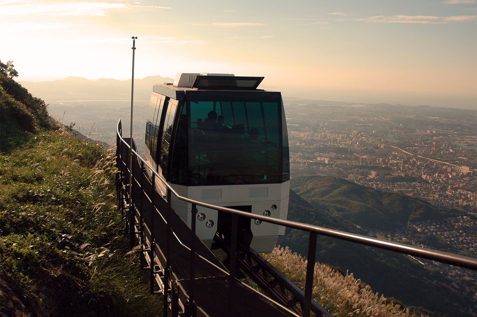 皿倉山スロープカー／画像提供：皿倉登山鉄道（株）