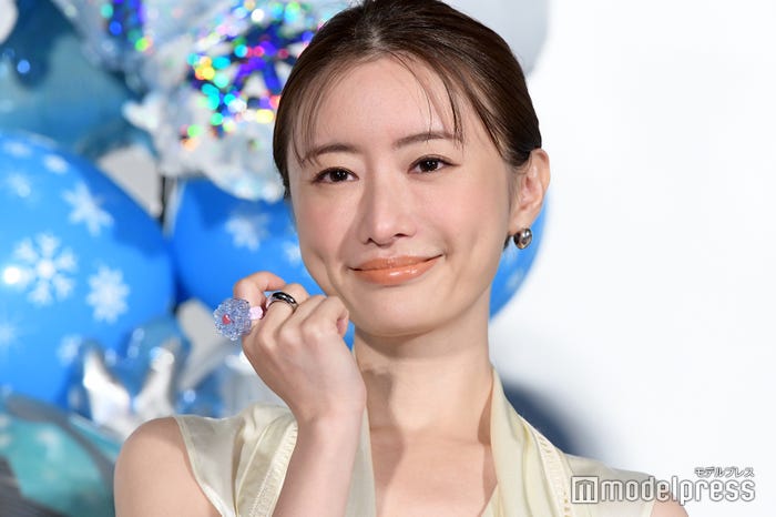 ロングヘアの松本まりか(C)モデルプレス