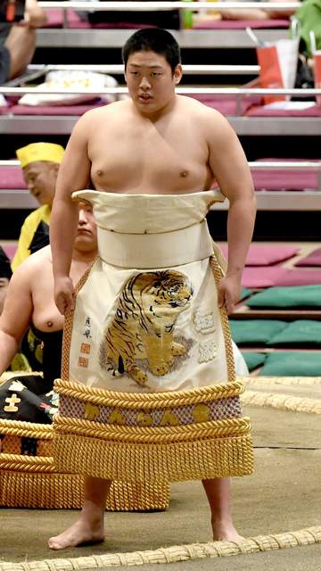 雷親方の長男垣添、父の化粧まわしで新序出世披露「感慨深いです」高校から競技開始、埼玉栄でレギュラーに