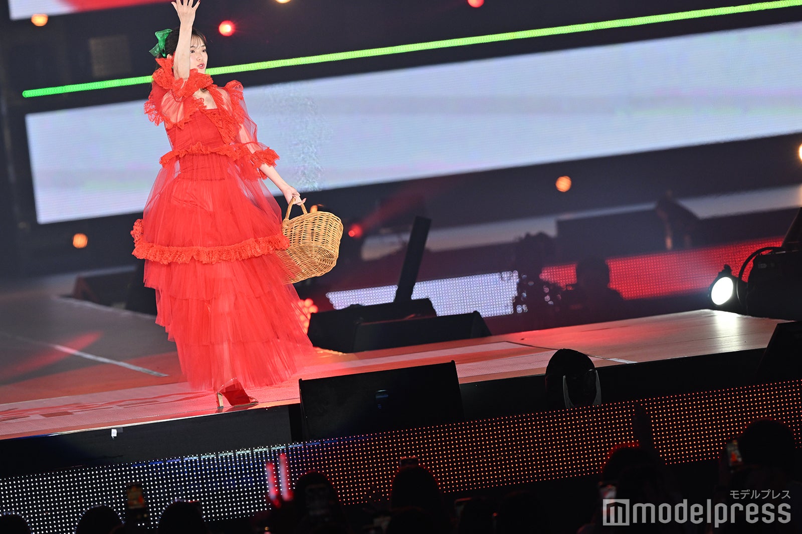 （C）モデルプレス