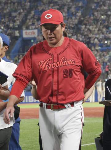 広島・新井監督 打線組み替え「（坂倉）の疲労面を考慮して」 リーグV消滅も「残り試合も少ない、一戦必勝と思ってやる」