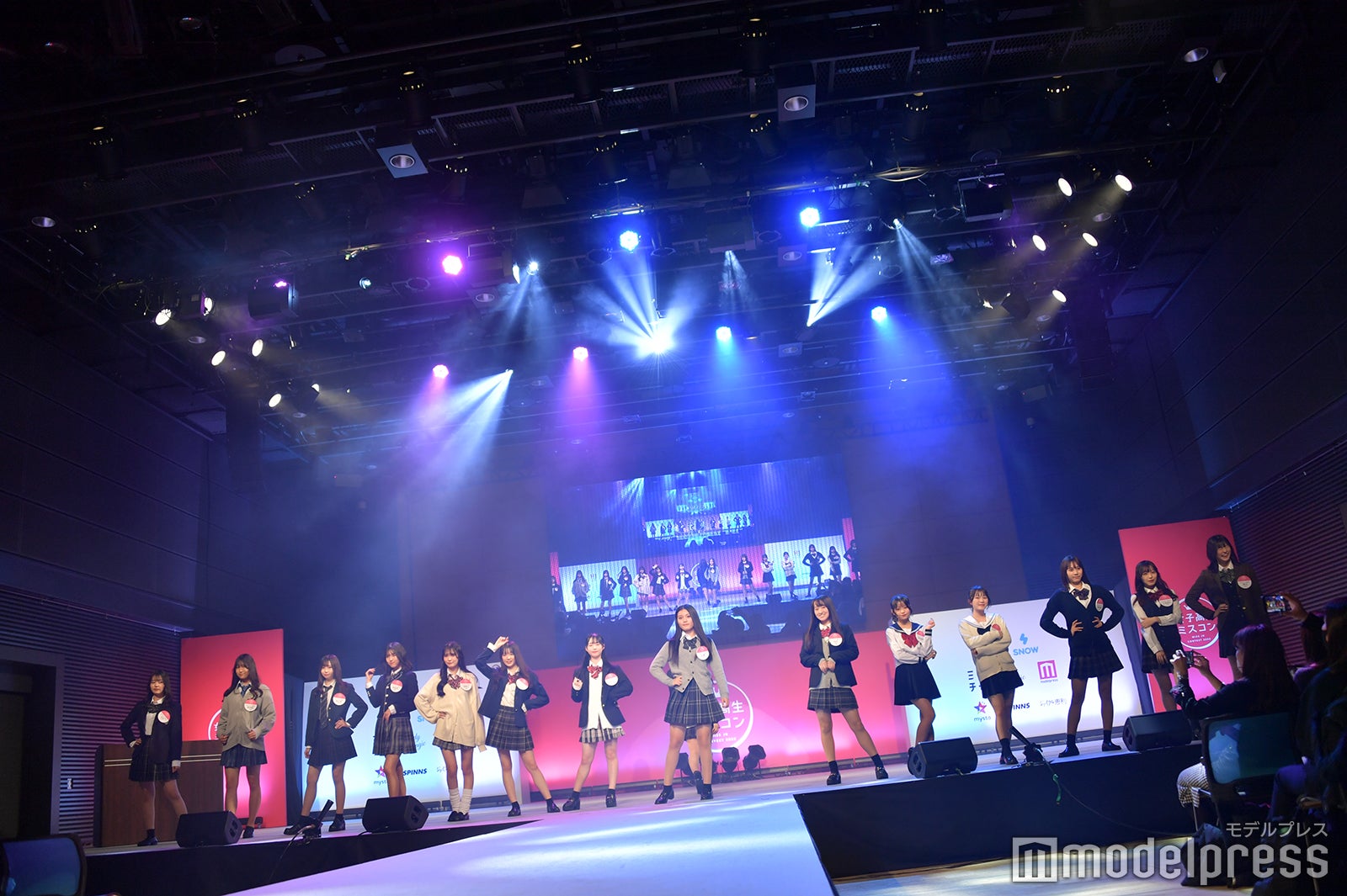 （C）モデルプレス