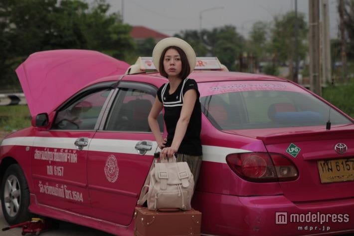 浅見れいな、有名クリエイターとタッグ