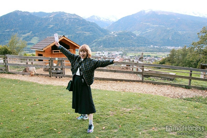 IMALU、筋書きゼロのスイス旅へ “美しき山と湖の国”を巡る