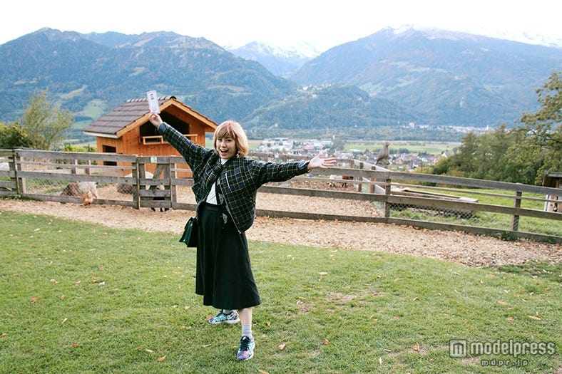 IMALU、筋書きゼロのスイス旅へ “美しき山と湖の国”を巡る