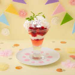 うさまる&うさこのくるくるダンスパフェ♪税込1,490円(C)sakumaru