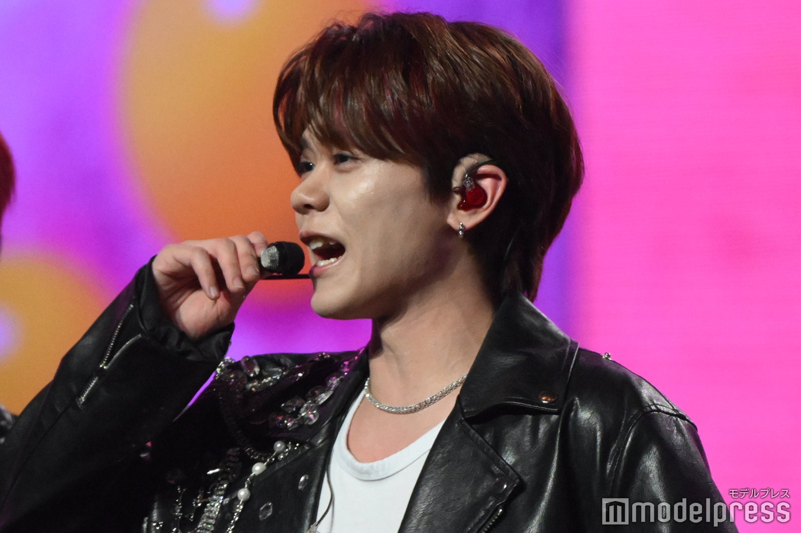 「藤牧京介です！」と挨拶する藤牧京介（C）モデルプレス