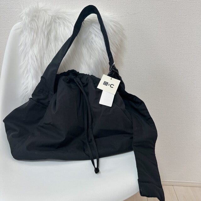 ソフトパフィーショルダーバッグ　BLACK