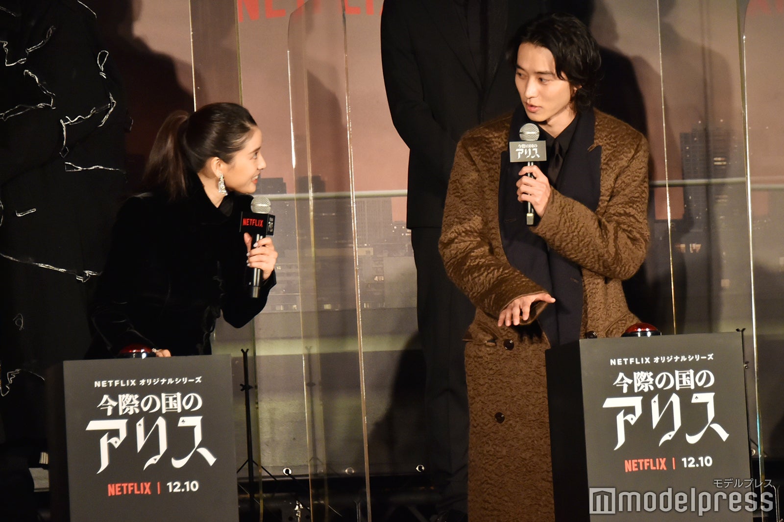 土屋太鳳、山崎賢人（C）モデルプレス