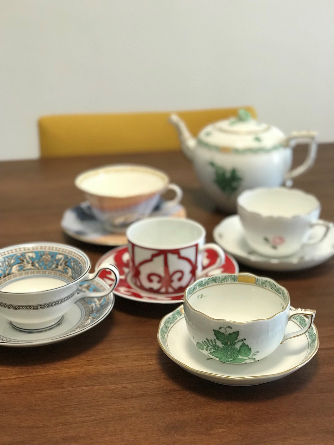 紅茶好きは、ティーカップ好きから始まりました。頂き物が多いです（提供写真）