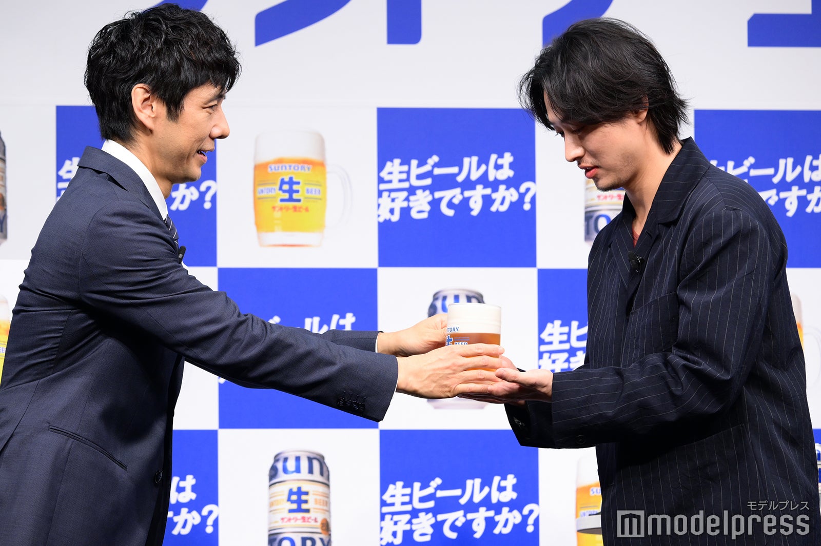 西島秀俊、山崎賢人（C）モデルプレス