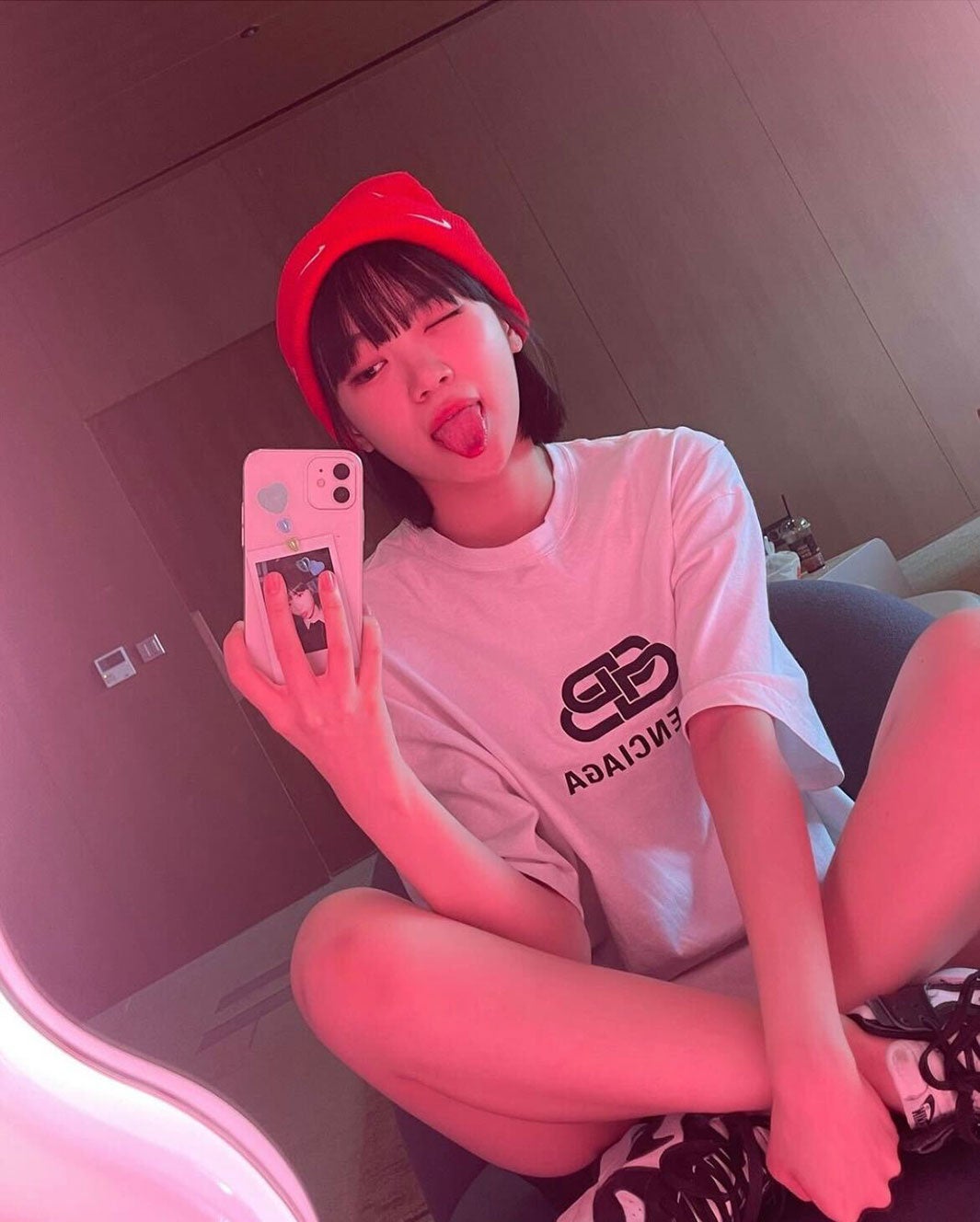 LE SSERAFIMキム・チェウォン、舌ペロ＆ウィンクショットにファン悶絶