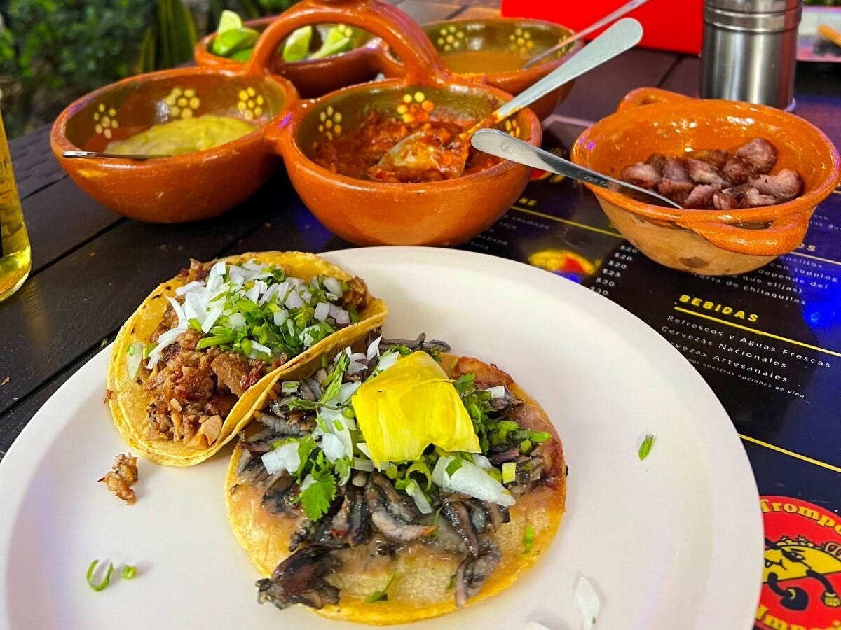 ケバブにルーツを持つ豚肉のタコス・アル・パストール