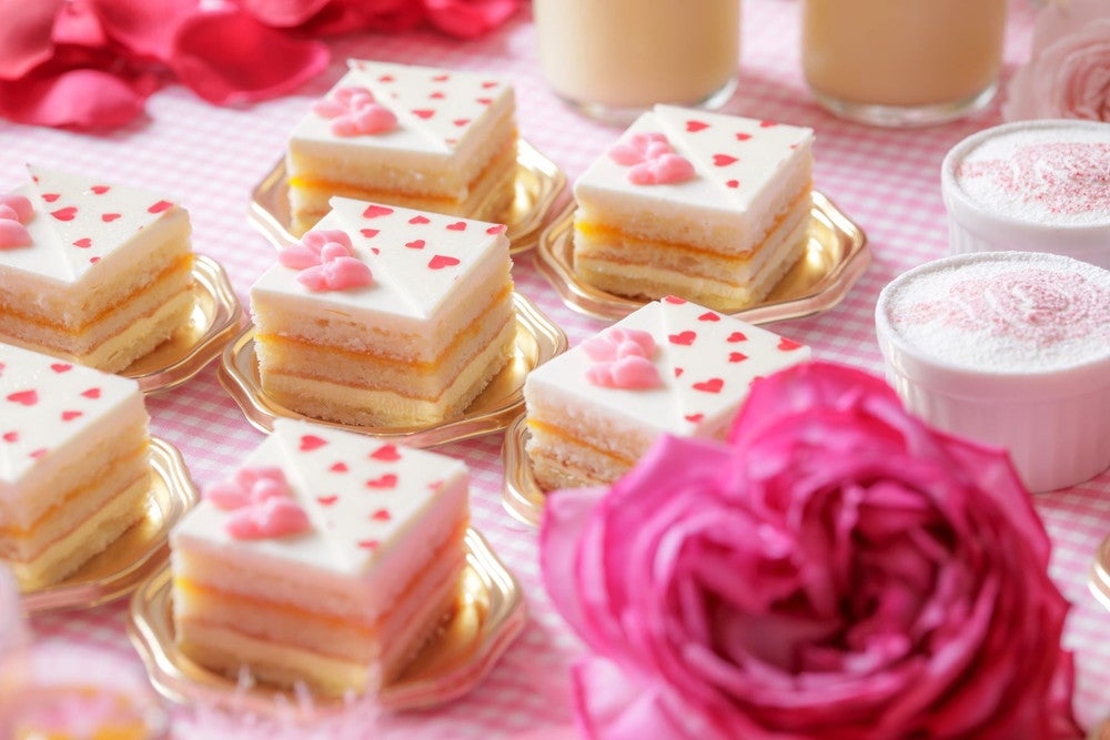 STRINGS PINK DESSERT BUFFET／画像提供：ベストブライダル