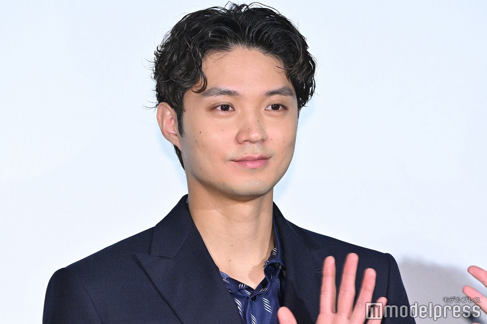 磯村勇斗“大学の同級生”Snow Man深澤辰哉へ「圧強めのメッセージ」 インスタでのやりとりが話題