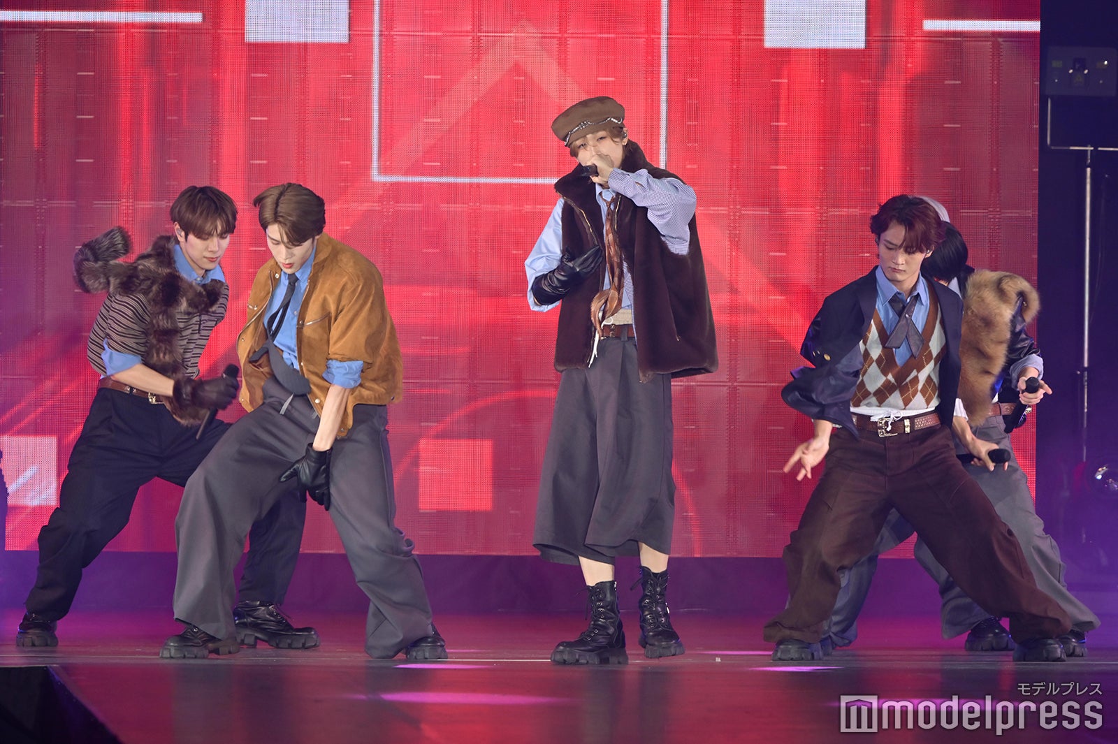 （C）モデルプレス