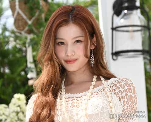 TWICEサナ、“超ミニ”ドレスから圧巻の脚線美披露「完璧スタイル」「息を呑む美しさ」と反響