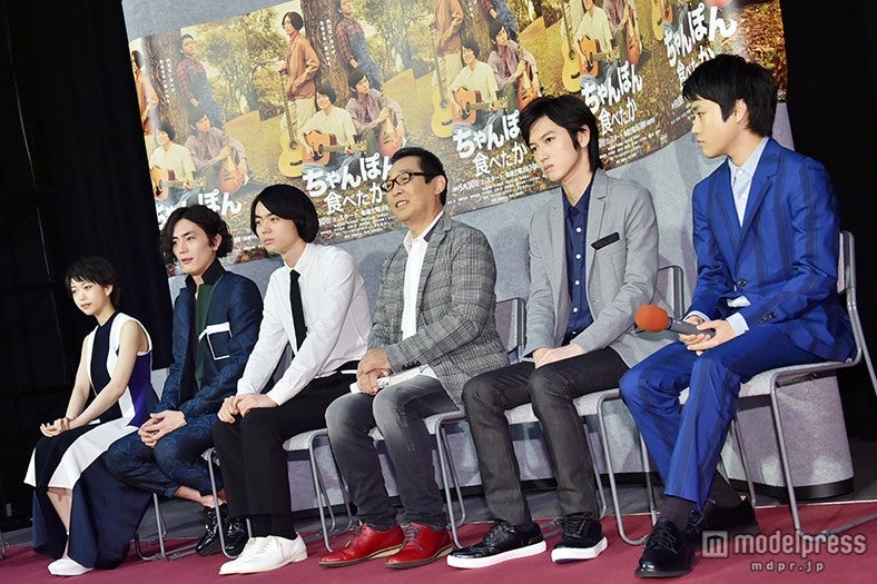 ドラマ「ちゃんぽん食べたか」会見（左から）森川葵、間宮祥太朗、菅田将暉、さだまさし、本郷奏多、泉澤祐希