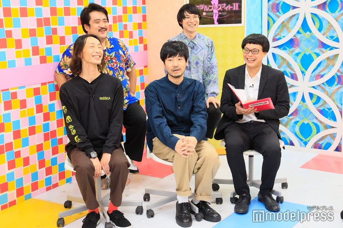 (前列)GAG(後列)空気階段 (C)モデルプレス