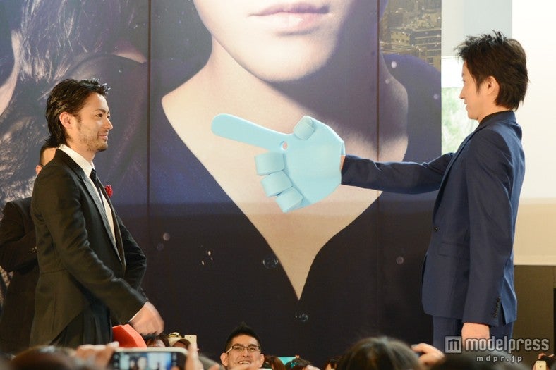 （左より）山田孝之、藤原竜也