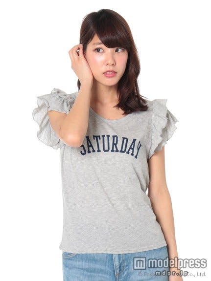 フレアスリーブロゴTシャツ「E hyphen world gallery」4,309円(税込)