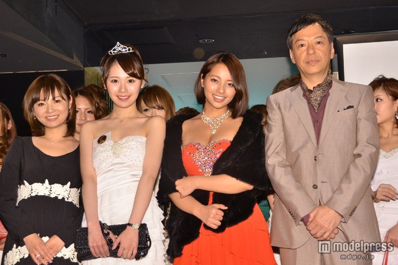 （左から）立花胡桃、茜まなみさん、水崎綾女、板尾創路