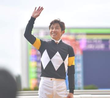 武豊騎手が土曜函館10Rで勝利し通算5000勝にリーチ 「しぶとく頑張ってくれました」 自身4999勝目