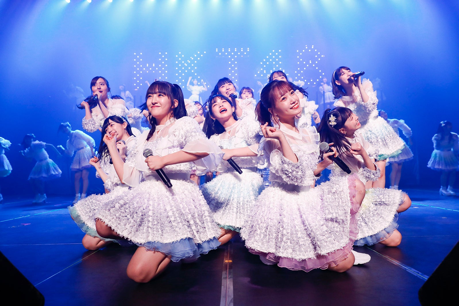 「HKT48九州7県ツアー ～あの支配人からの、卒業。～」夜公演の様子（C）AKS