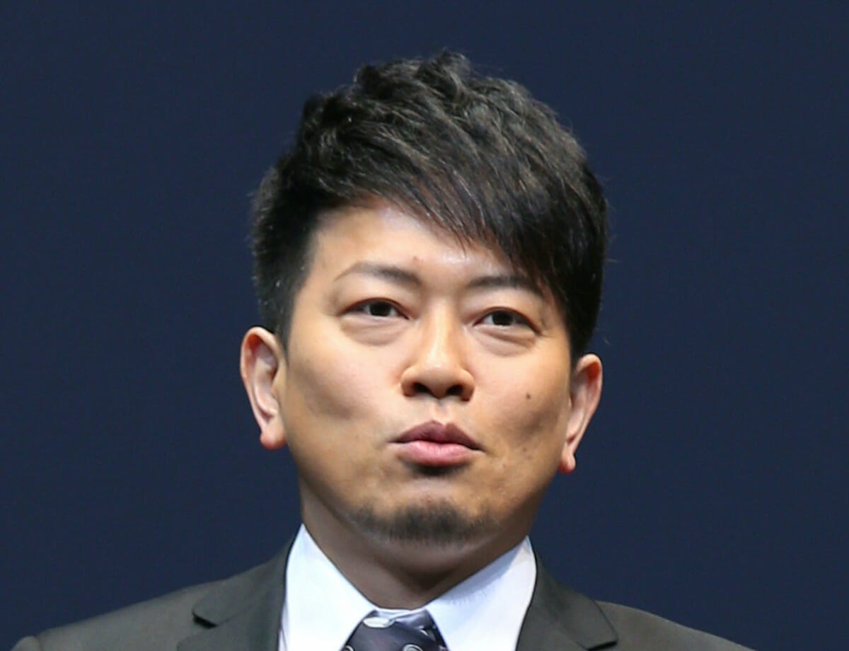 宮迫の登場に 死神迎えに来た Tpoをガン無視したファッションに周囲はドン引き 本人は さんまイズム で開き直り モデルプレス