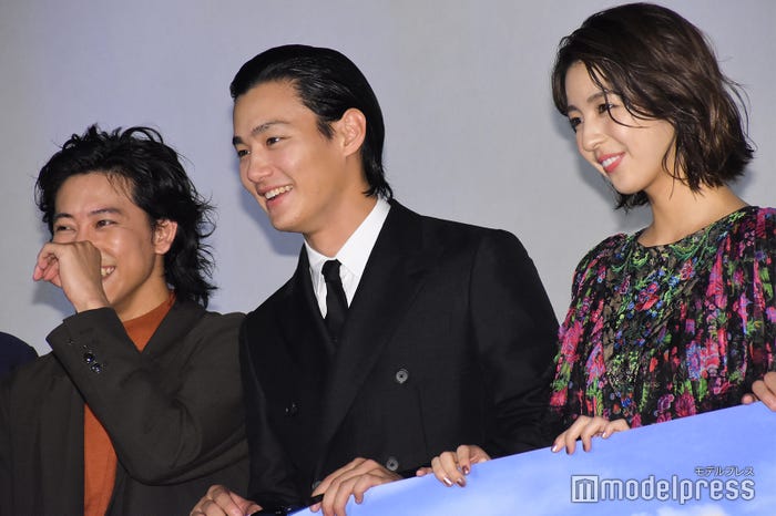 佐野岳、野村周平、柳ゆり菜 (C)モデルプレス