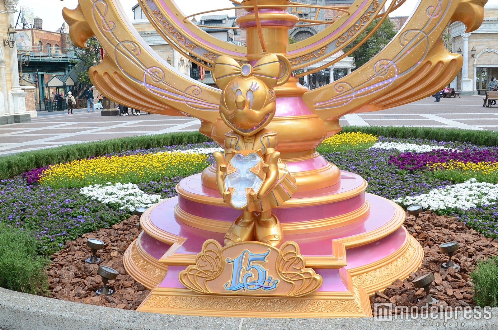 クリスタルポイント／「東京ディズニーシー15周年“ザ・イヤー・オブ・ウィッシュ”」（C）モデルプレス